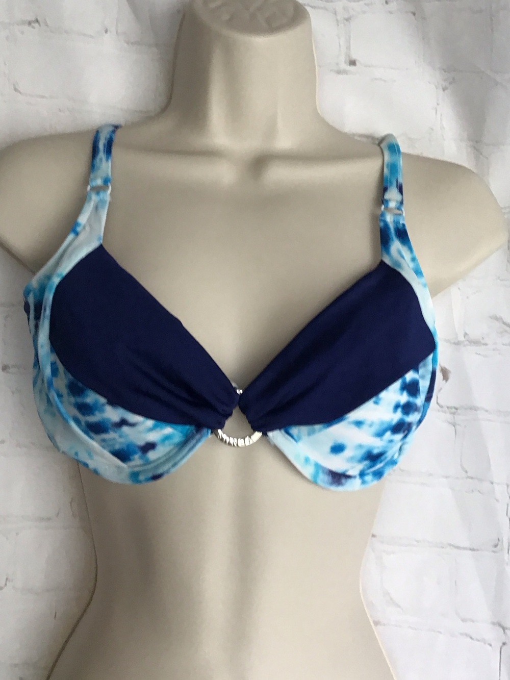 VENUS Navy & Aqua Tie-Dye Underwire Bikini Top